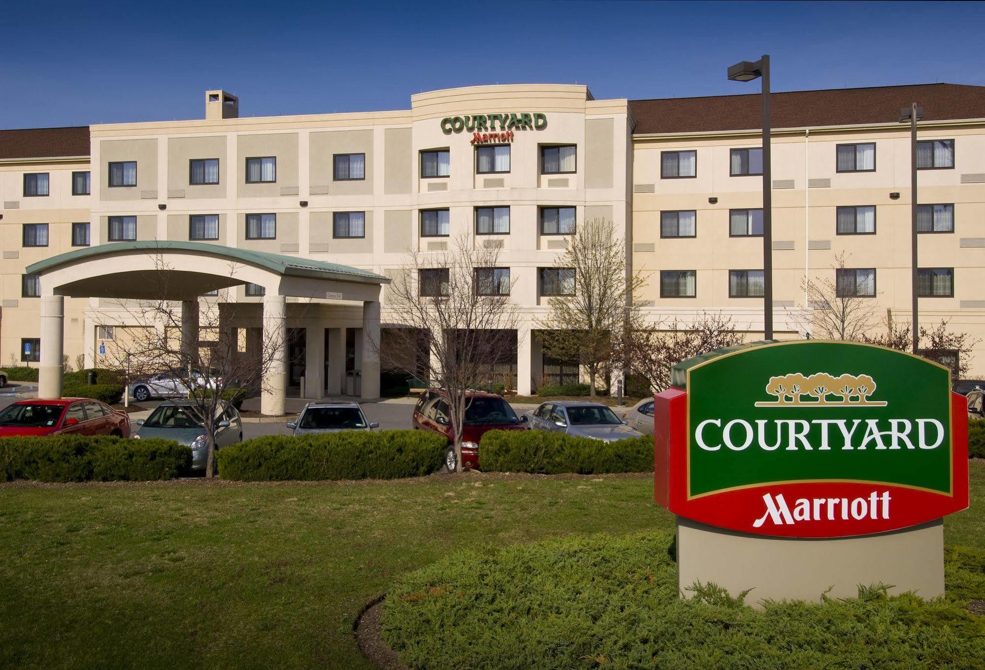 Courtyard By Marriott Goshen Hotel 3*